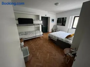 The Green Door Apartment - Center, Terrace & Free Parking - Image 4