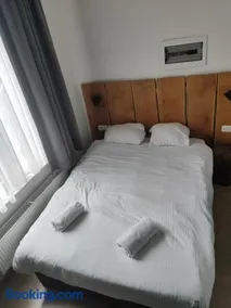 THE82 HOSTEL Midi - Image 4