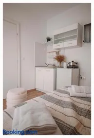 Arias Apartments - Image 2