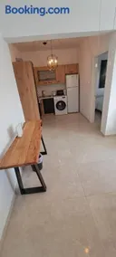 Renovated 2 bedroom Apartment in light house beach - Image 2