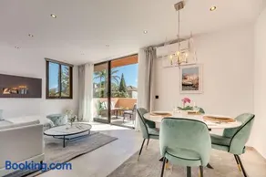 Luxury Apartment Paraiso Beach - Image 3