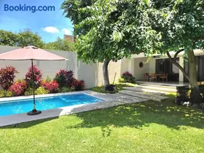 Burgos Cuernavaca Pool Terrace & Garden - Image 1