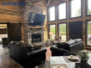 The Luxurious - River Ranch - Cabin Sleeps 9! - Image 2