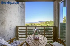 Oceanfront Condo King Suite & Pet-Friendly Stay - Image 1