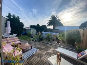 Roxy House - Image 1
