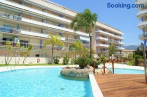 Apartamento con vistas al canal en residencia con piscina AV-20 - Image 4