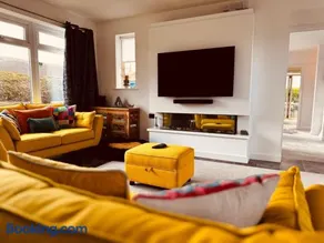 Rosedene | Modern Family Bungalow | Hot Tub - Image 3
