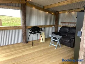Lakeside Cabin - Image 1