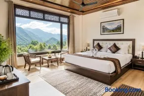 Skywood by Vankuteer - Pool & Mountain view Rooms - Image 1