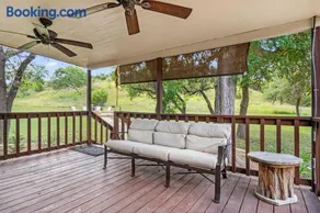 Josietta's Hill Country Hideaway - Image 4
