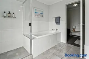 West Croydon Condo - Image 3
