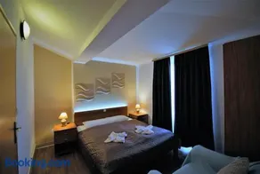 Nautica Apartments - Image 3