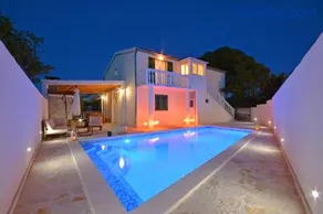 Holiday house with a swimming pool Pozorac, Trogir - 15565 - Image 2