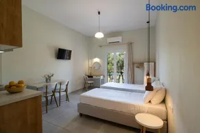Niki Studios & Apartments - Image 3