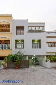 Giriraj Homestay 3 BHK with Driver Room - Image 1