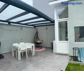 Cozy Veranda And Garden Near Tomorrowland - Image 2
