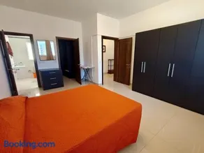 Qawra Penthouse with Seaviews, 2 Bedrooms, 2,5 Baths - Image 2