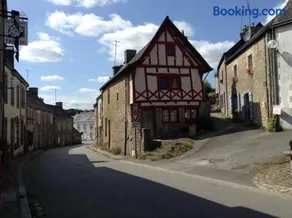 Traditional Brittany medieval stone Cottage - Image 2