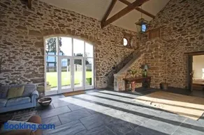 New House Wrexham sleeps 4 - Image 3