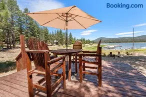 Lakefront Bear Cove - On the Lake - Image 3