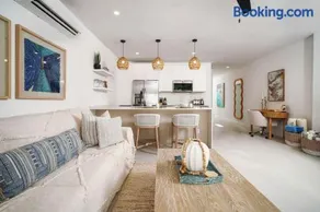 A Modern Vacation Villa - Sorrento 15 - Image 2