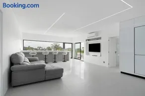 Bella Casa - Suite - Image 3