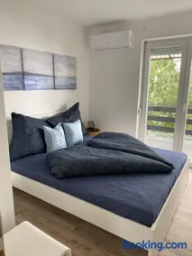 Lakeside Home Apartman - Image 1