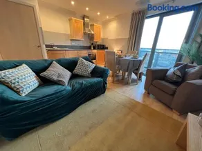 Modern Spacious studio close to station - Image 3