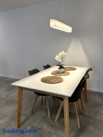 Nur 9 Min zu Fuß ins Zentrum I Balkon I Netflix - Image 2