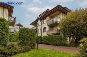 Family Apartment with 3 Bedrooms and a Parking Space by Noclegi Renters - Image 5