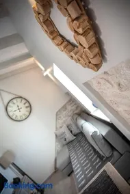 Jully apartment with swimming pool - Image 3