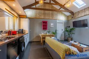 Parlour Barn - Image 5