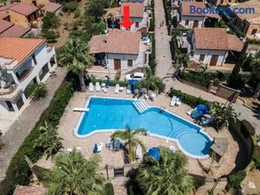 Mansarda con Vista Piscina - Image 1