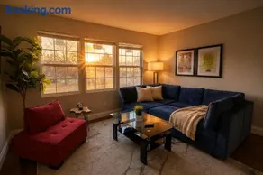 Central 1BR Birmingham Stay Near Downtown & UAB - Image 1