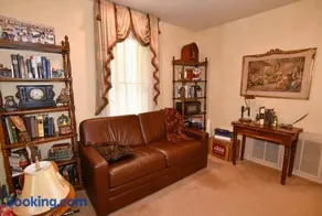 Peddler's Pad at The Historic Eureka Inn and Event Center - Image 4