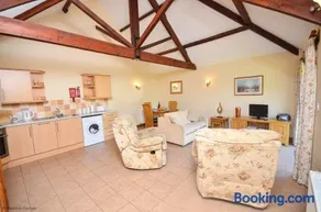 Fennel Cottage - How Hill - Private Fishing Lake for complex - Image 2