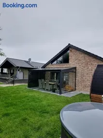 freistehendes Ferienhaus mit Sauna und Badefass - Image 1