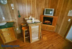 Arrowhead Camping Resort Deluxe Cabin 14 - Image 2