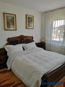 Casa Gotika - Image 1