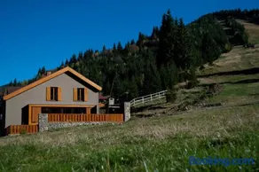 Cabana Poarta Retezat - Image 1