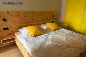 Design-Appartement im Grünen mit Schwimmteich - Image 2