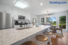 Newly Listed Bluff Villa with Creek and Golf Course Views - Image 2