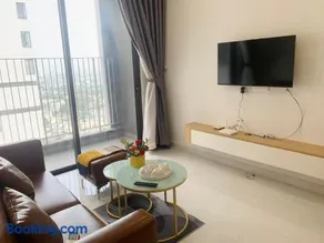 The Emerald Golf View-Cozy 2BR Apt w Pool,Gym,near Aeon Mall, Vsip - ThuanAn Center - Image 3