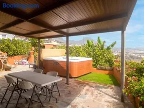 House with view and jacuzzi in Adeje - Image 3