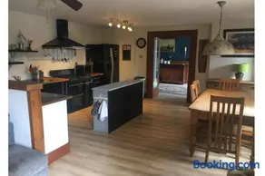 Saint-Saturnin 4 Bed Home Sleeps 10 Pool Garden - Image 4