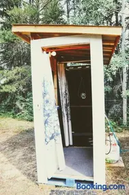 Country Rustic Loghouse at Teepee Meadows - Image 3