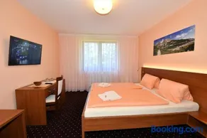 Penzión Gabriela, Tatranská Štrba, pri zubačke - Image 3