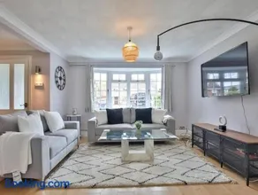 Newly Refurbished Modern 4 bed Home - Image 1