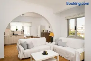3BD Apt in The Center of Eretria - Image 1