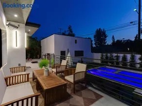 Charming Encino Retreat w/ Pool - Image 5